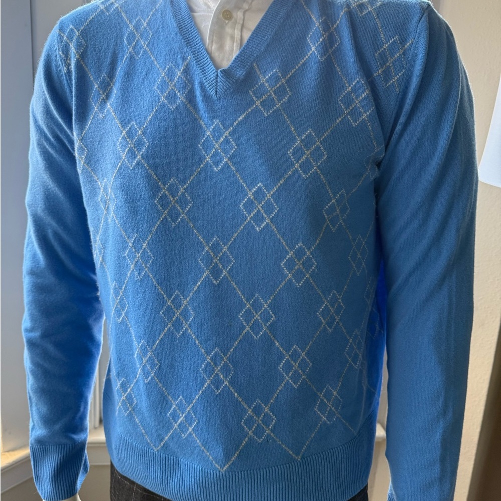 Banana Republic Blue Diamond V-Neck Sweater. Italian Cashmere.